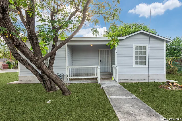 3 bed, 1.0 bath, 1001 sqft, $1,395 — Photo 2