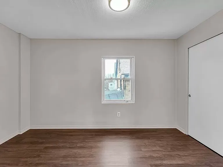 2120 Robin St #4 — Photo 3