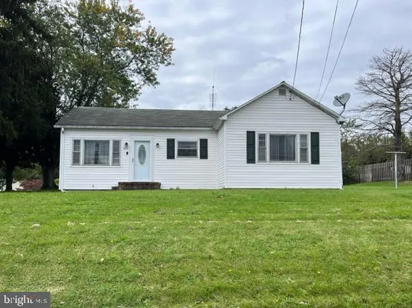 611 North St, Mifflintown, PA 17059