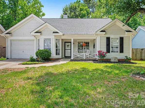 258 Indian Paint Brush Dr, Mooresville, NC 28115