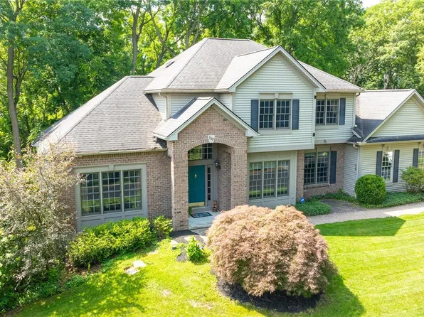 119 Neuchatel Ln, Fairport, NY 14450