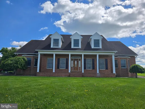 1709 Ragged Edge Rd, Chambersburg, PA 17202