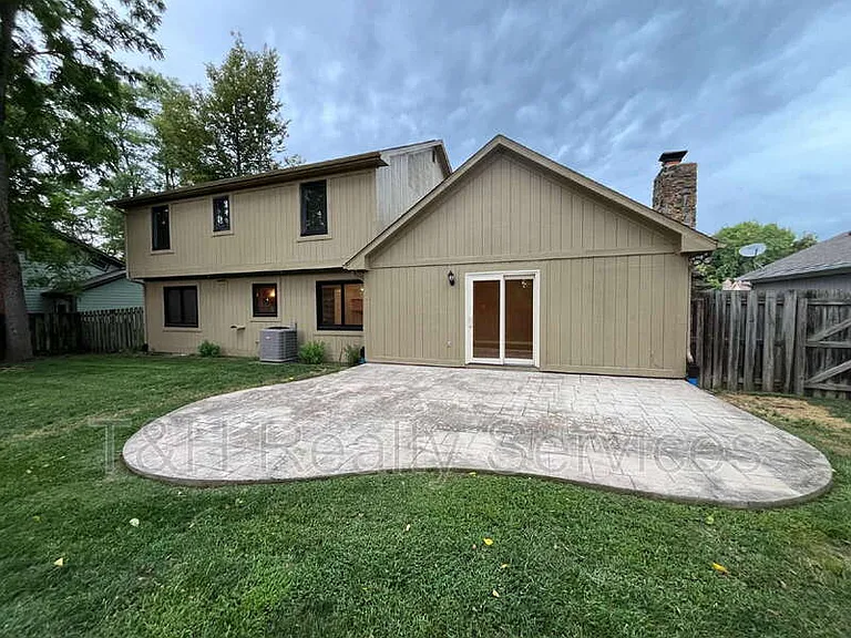 233 Boulder Ct — Photo 23