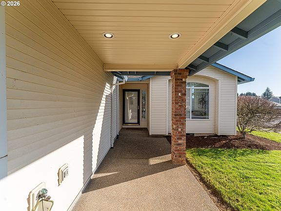5th image of 19012 Paulsen Dr