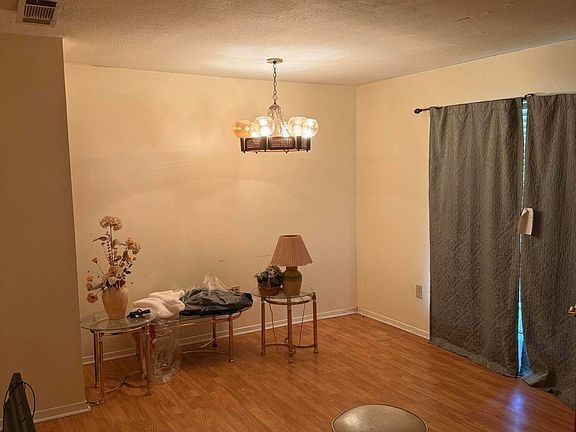 4th image of 117 Delano Dr