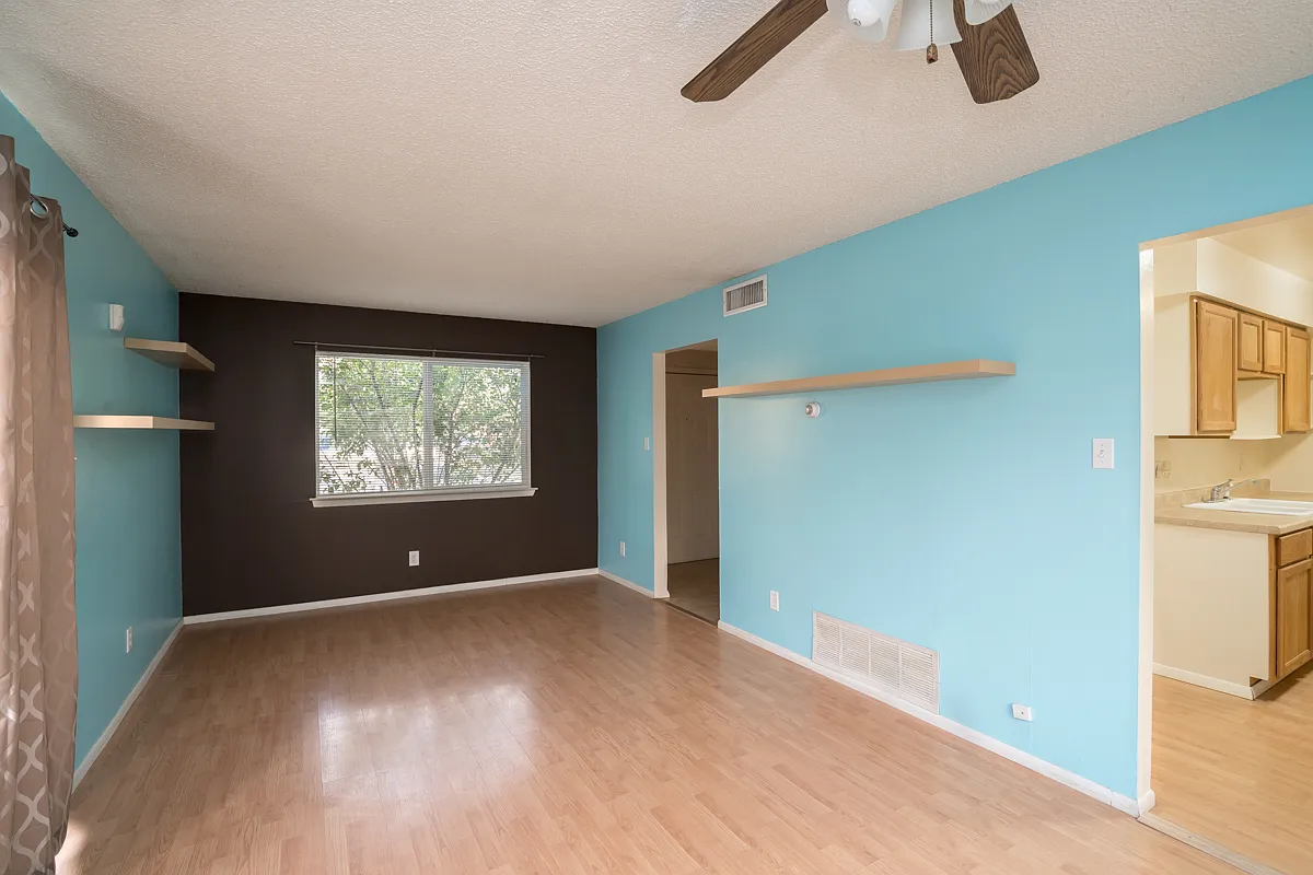 Ne Home 2 Bedroom 1 Bath — Photo 2