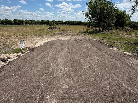 3rd image of 8571 Pecan Rd