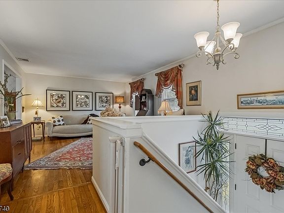 4th image of 33 Pinkneyville Rd