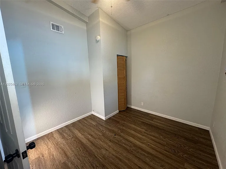 823 NE 19th Ave #13 — Photo 17