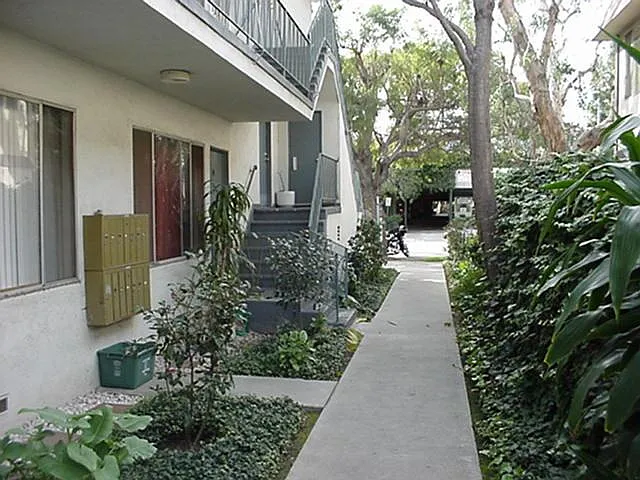 1 bed, 600 sqft, $1,750 — Photo 3