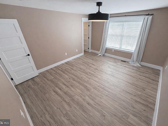4th image of 110 Parkview Way