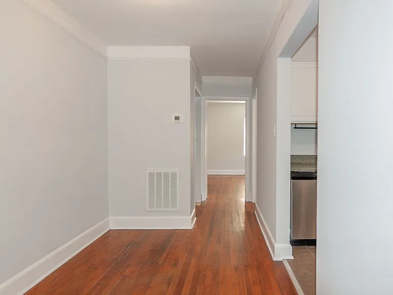916 Park Ave #B — Photo 3