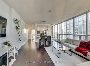 8 York St W #3102-C01, Toronto, ON M5J 2Y2