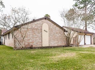 404 Broadmoor St, Friendswood, TX 77546