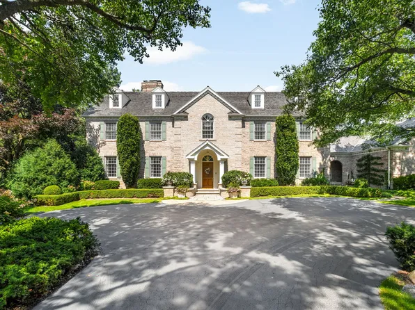 340 E Westleigh Rd, Lake Forest, IL 60045