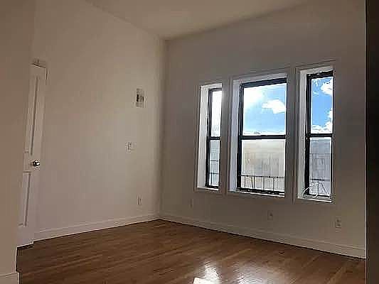 4th image of 433 Rogers Ave APT 9A