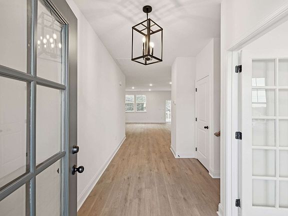 212 Meridian Drive, Homesite 15 Interior Image 5