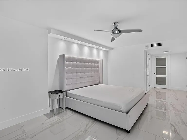 6039 Collins Ave #1624 — Photo 13
