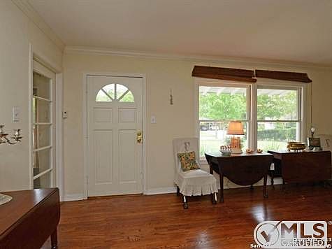 3rd image of 223 Greenwich Blvd