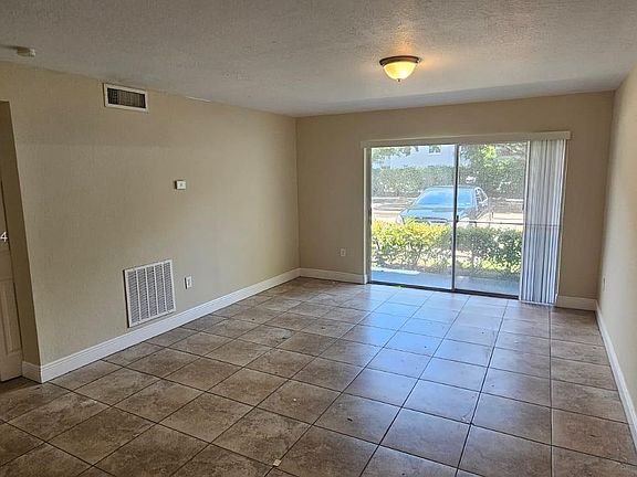 3rd image of 431 Executive Center Dr APT 104