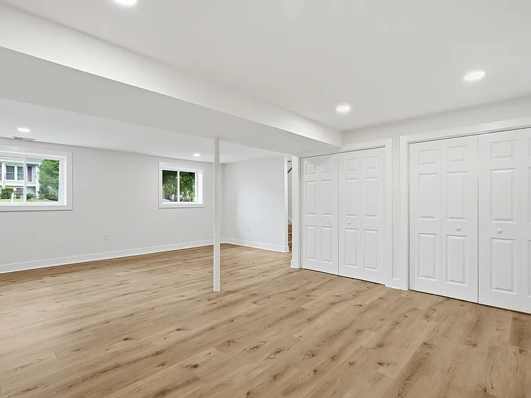 202 Leslie Ct #202 — Photo 35