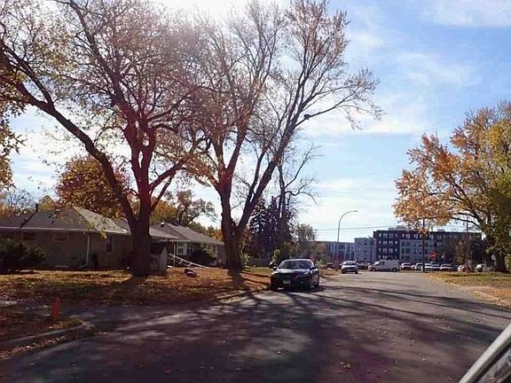 Exterior Neighborhood (street photo)