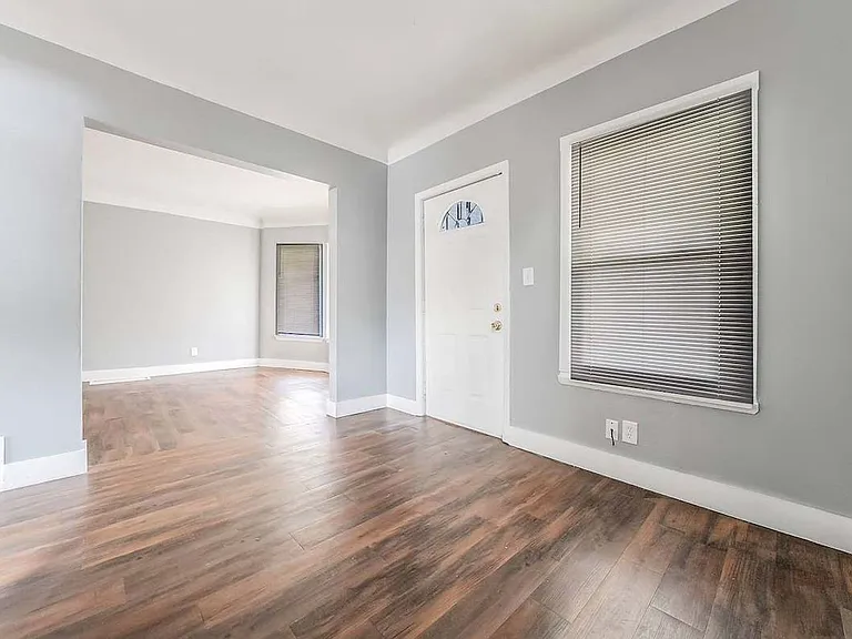 2145 W 100th St — Photo 6