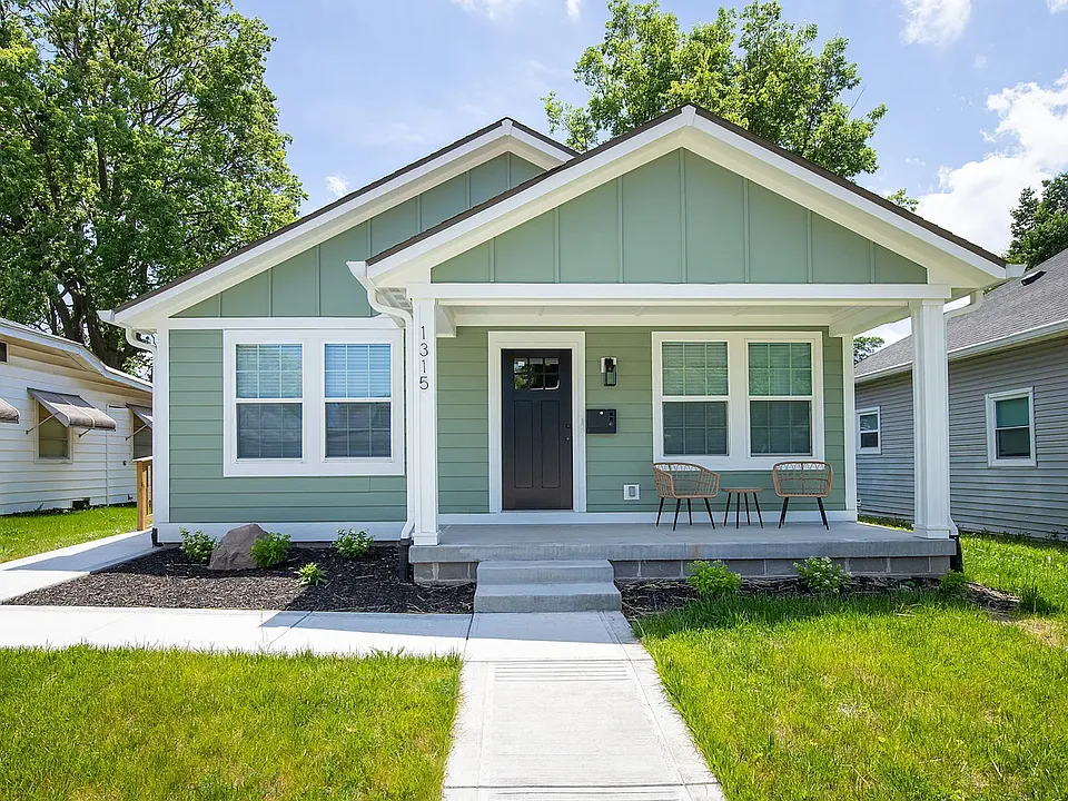 1315 W 25th St