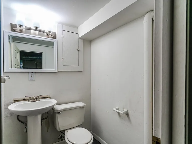 656 Riverview Dr #B — Photo 14