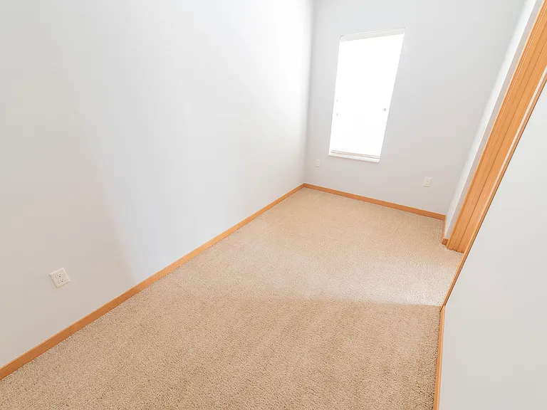 Mammoth Springs Apartments & Townhomes — Photo 53