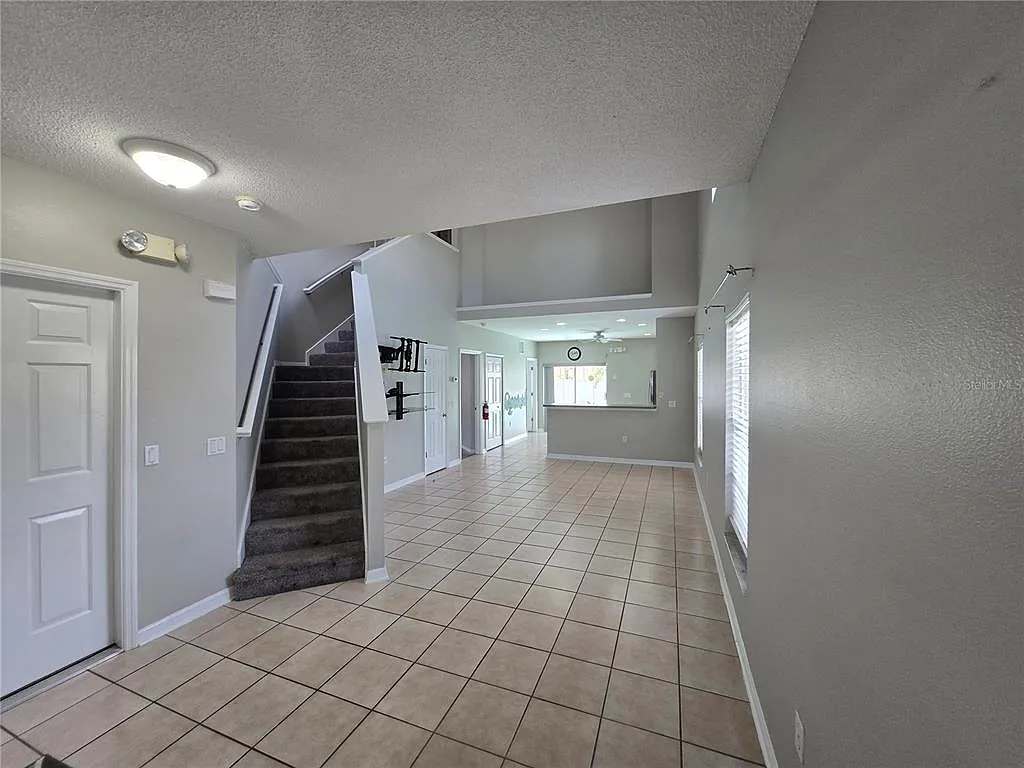 4 bed, 7.0 bath, 1635 sqft, $2,400 — Photo 4