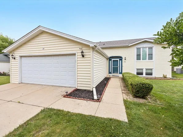 31 Evergreen Dr, Streamwood, IL 60107