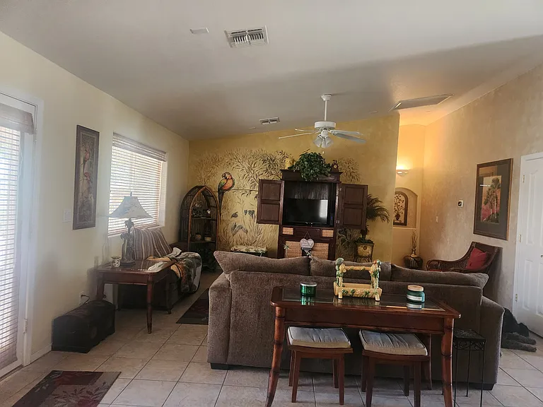 1913 E Pyramid Lake Dr — Photo 4