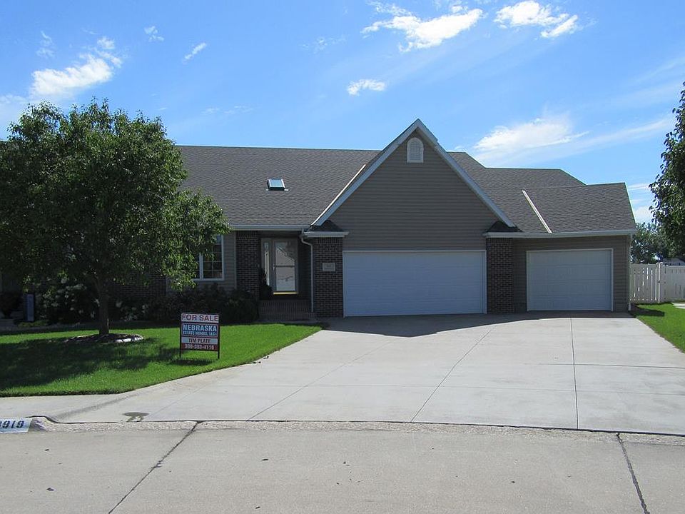 1st image of 3919 Meadow Way Trl