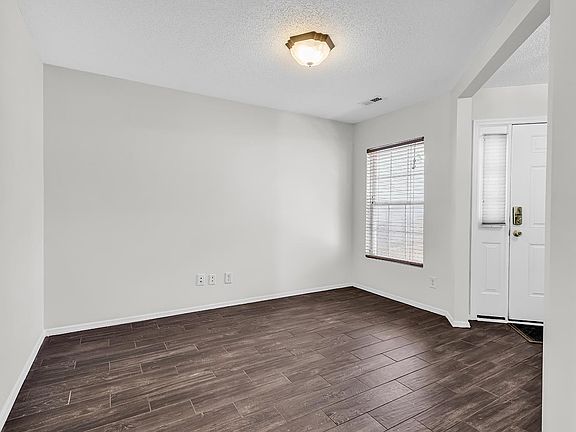 4th image of 334 Bellegrove Dr.