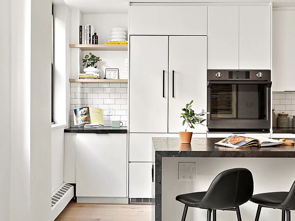 4th image of 63 E 9th St APT 6U