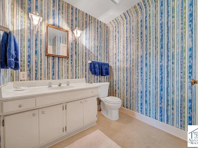 266 Plantation Rd — Photo 16