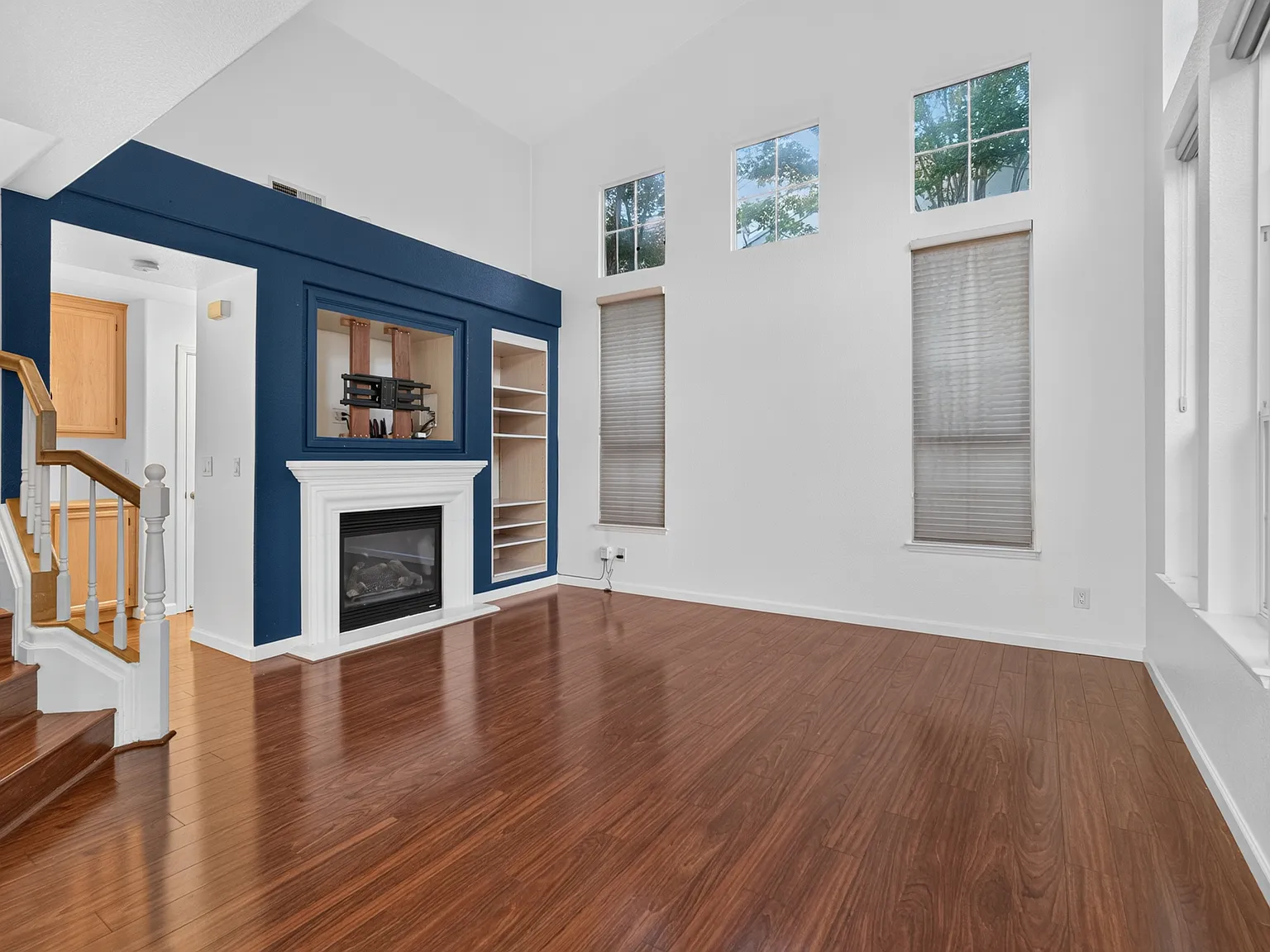 3 bed, 2.5 bath, 1456 sqft, $4,800 — Photo 4