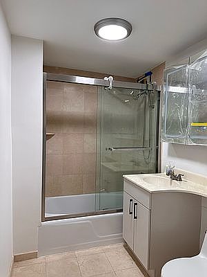 5th image of 200 E 58th St APT 15H