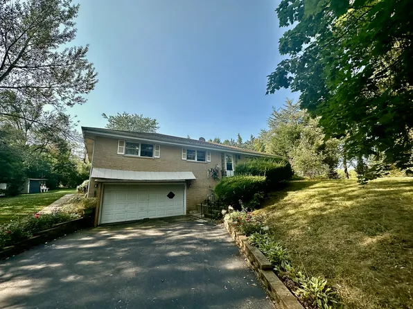 23951 W Bayview Rd, Antioch, IL 60002
