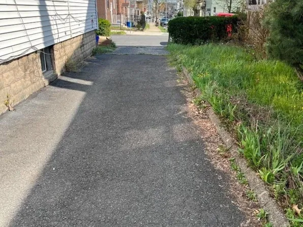 127 Dewey St, Newark City, NJ 07112