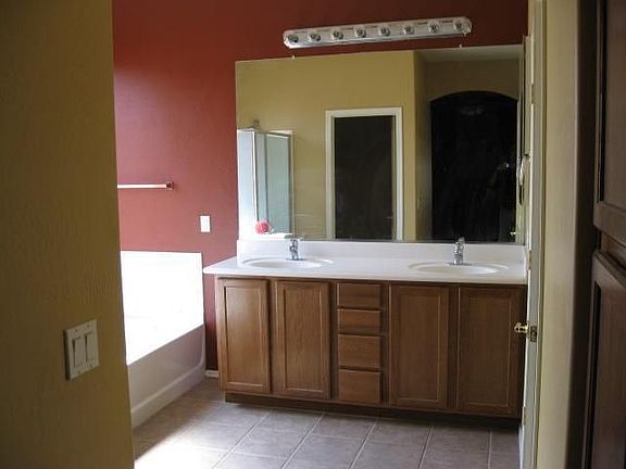 4th image of 8620 W Cinnabar Ave
