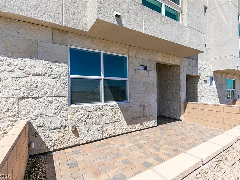2498 Indigo Mountain St — Photo 3