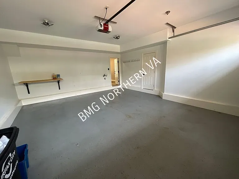 10679 Yorktown Ct — Photo 41