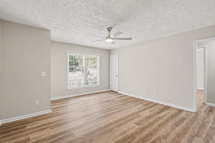 886 Martin Heights Dr NW #B — Photo 7