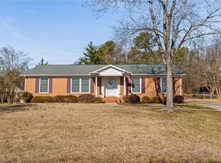 1005 Lakecrest Ave, High Point, NC 27265