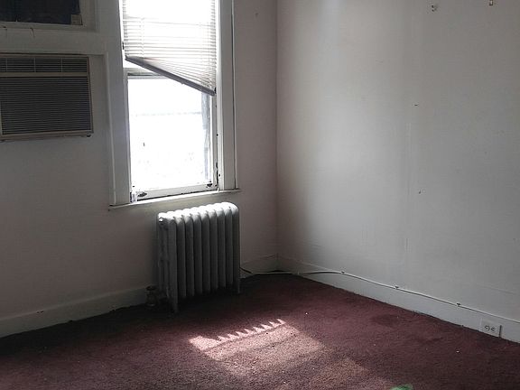 2nd image of 131 Brookwood St