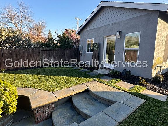 4th image of 329A Pleasant St