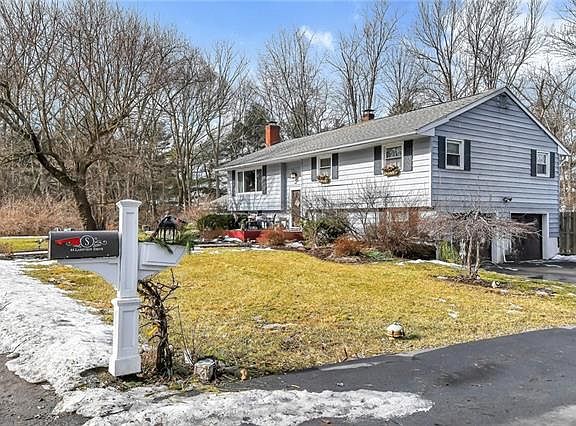 3rd image of 44 Lakeview Dr