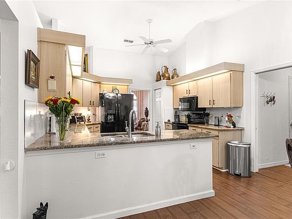 5th image of 11465 SW 75th Terrace Rd